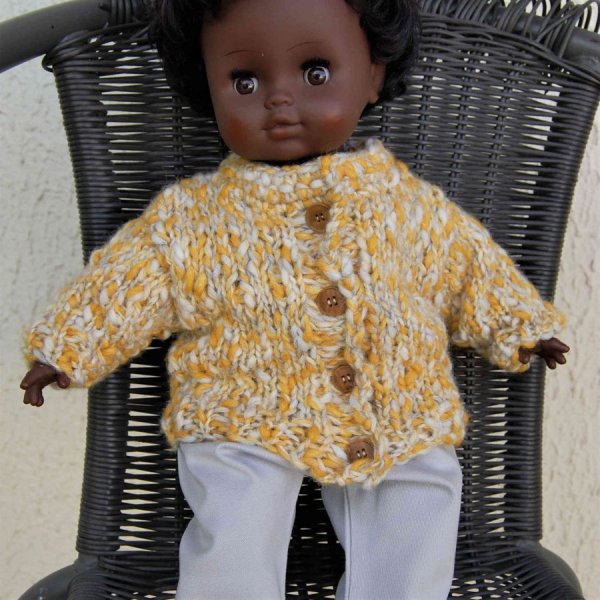 Veste poupée jaune blanche et grise 