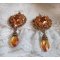 BO Harmony Ambre brodées avec des Cristaux de Swarovski, des cabochons en verre de bohème des années 1960, des mini-gouttes, des rocailles et des crochets d'oreilles en Gold Filled 14 carats