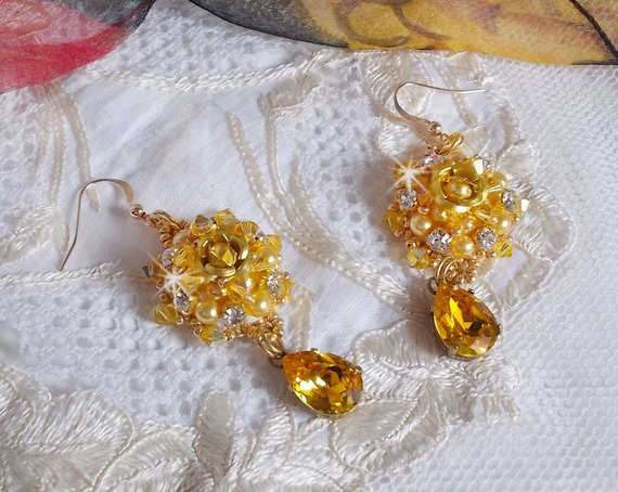 BO Sunflower Gold brodées avec des cristaux de Swarovski, des roses en métal et des rocailles Miyuki