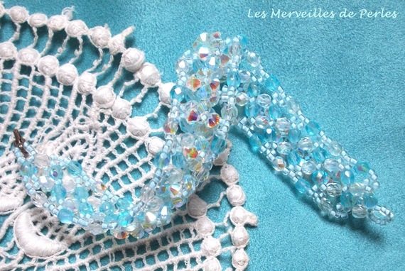 Bracelet Crystal Blue avec des facettes et des toupies en crystal de Swarovski
