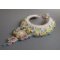 Collier plastron Envolée Fleurie, fleurs en lucite, perles et rocailles brodé façon Haute-Couture