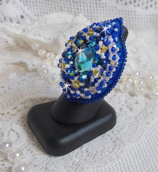 Bague Blue Palace, un design authentique aux perles de rocailles bleu et cristaux de Swarovski