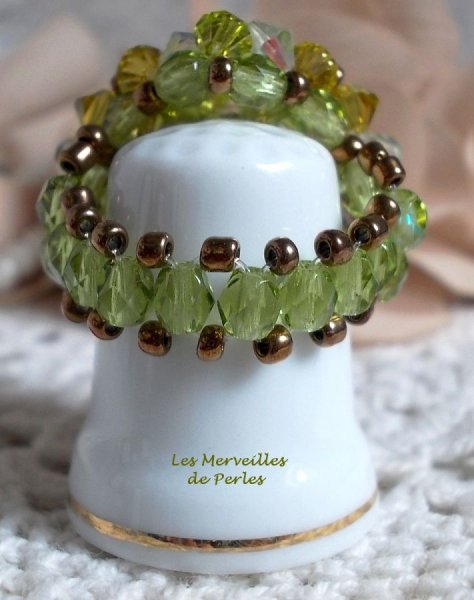 Bague Baiser Vol&eacute; avec des facettes et des toupies en cristal de Swarovski