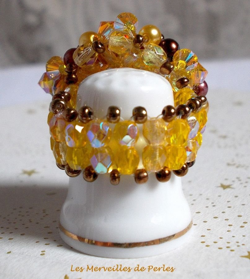 Bague Soleil avec des facettes, des perles nacrées et des toupies en cristal de Swarovski