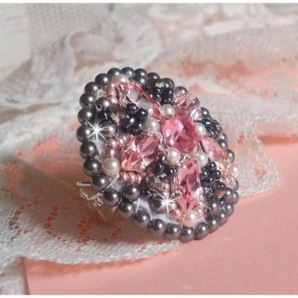 Bague Pampilles Rose et Grise avec des navettes et perles nacrées en cristal de Swarovski