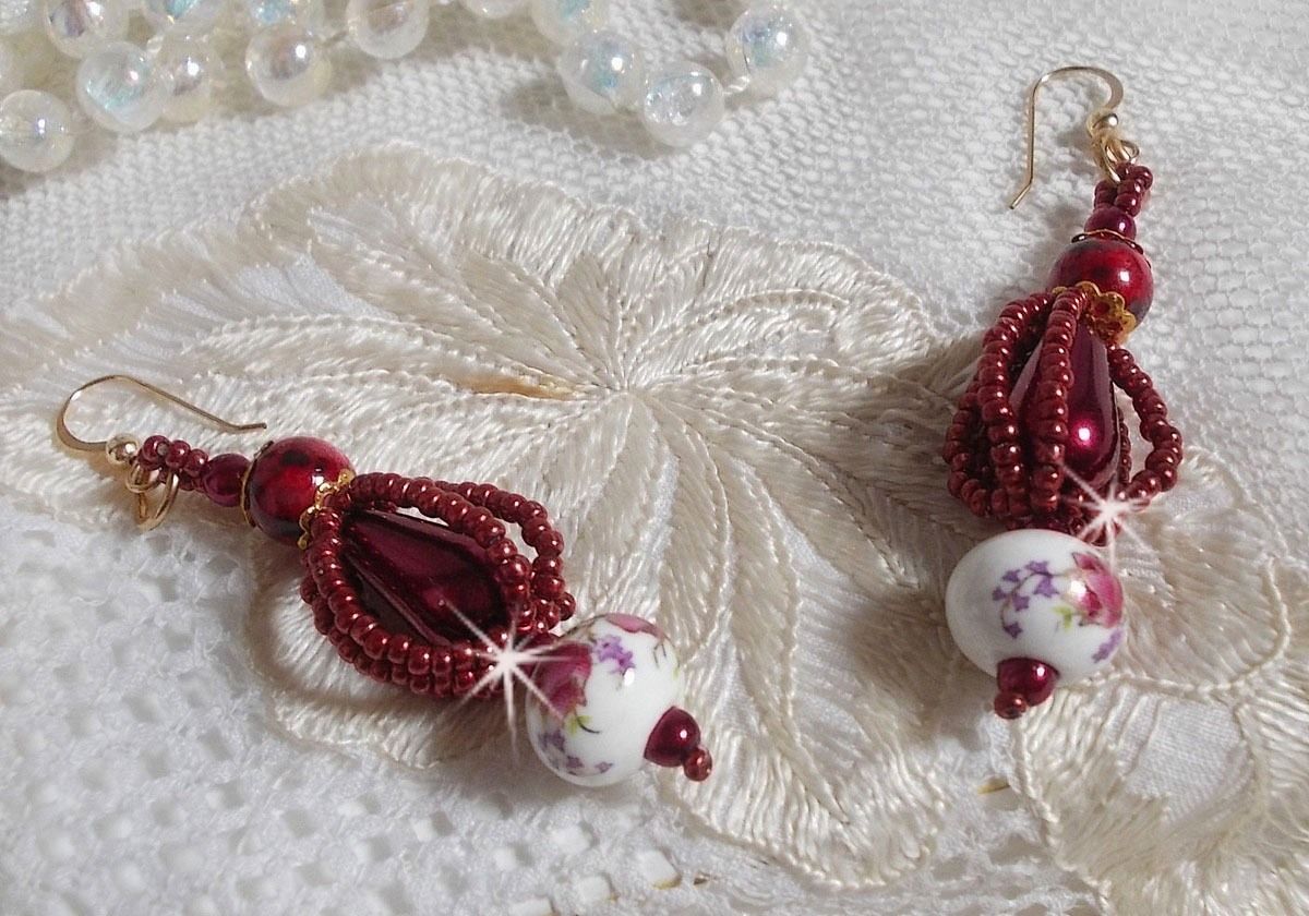 BO Art'D montées avec des perles en porcelaine, des perles nacrées, des rocailles Miyuki et des crochets d'oreilles en Gold Filled 14 carats.