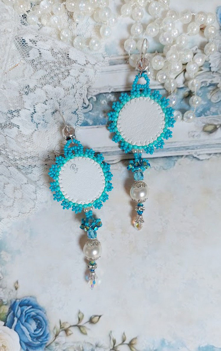 BO Beauty Alicia Blue brodées avec rocailles, perles Cristal Swarovski et crochets en Argent 925