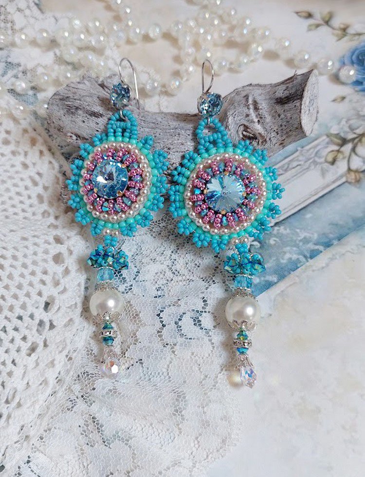 BO Beauty Alicia Blue brodées avec rocailles, perles Cristal Swarovski et crochets en Argent 925