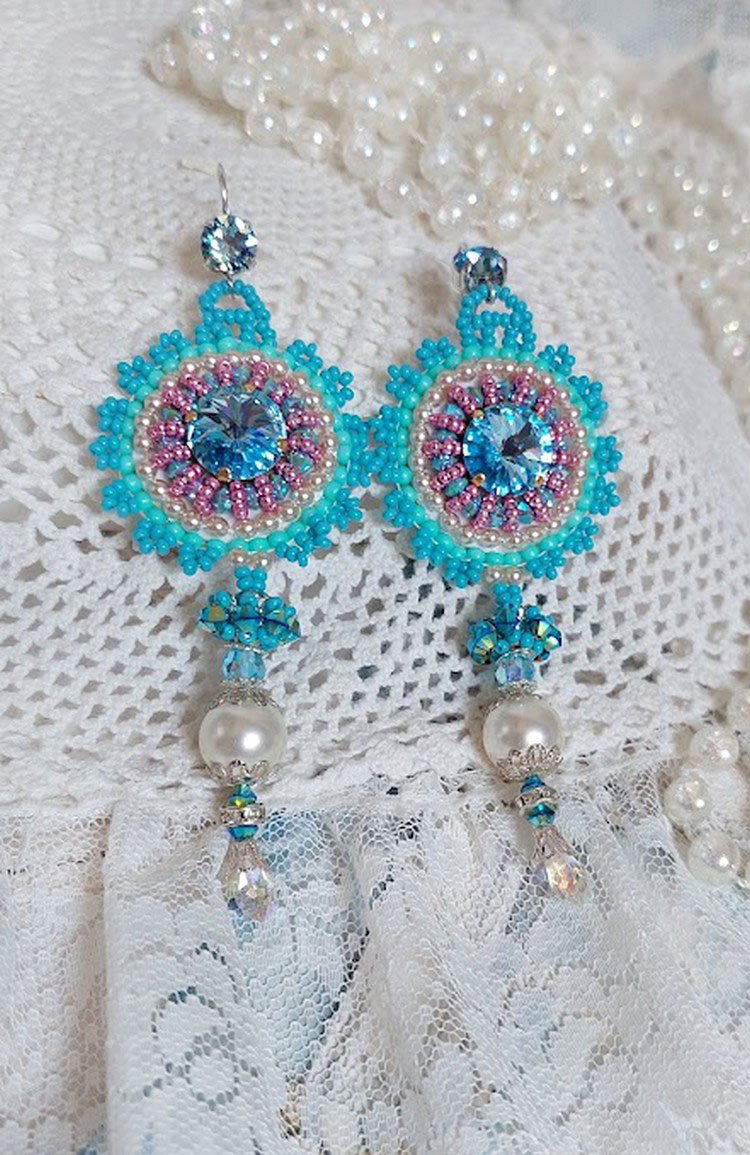 BO Beauty Alicia Blue brodées avec rocailles, perles Cristal Swarovski et crochets en Argent 925