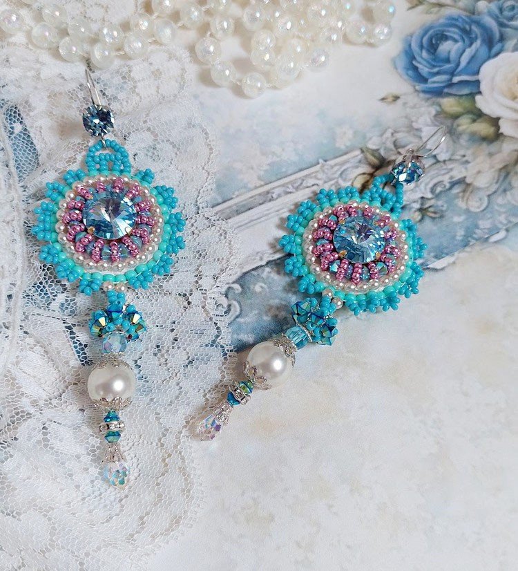 BO Beauty Alicia Blue brodées avec rocailles, perles Cristal Swarovski et crochets en Argent 925
