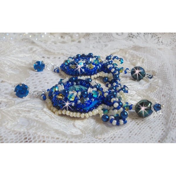 BO Blue Palace Haute-Couture brodées avec des Cristaux de Swarovski, des perles nacrées, des estampes filigranées et des porte-cabochons en Argent 925/1000