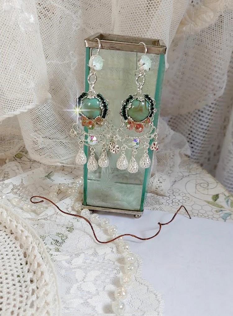 BO Blush Light green montées avec cabochons, estampes, breloques, perles Cristal Swarovski