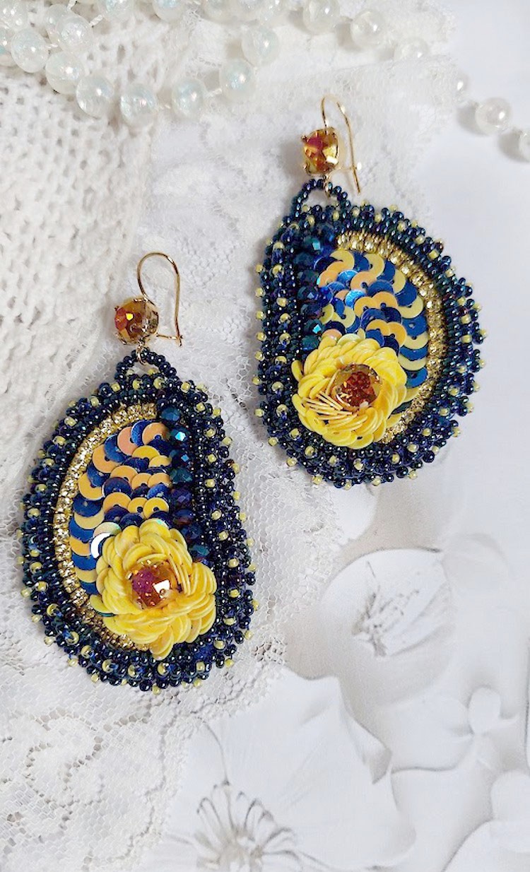 BO Cara Royal Soleil brodées avec perles verres, sequins, rocailles et perles Cristal Swarovski