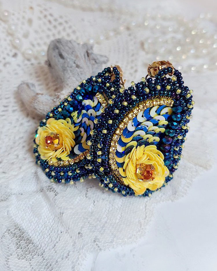 BO Cara Royal Soleil brodées avec perles verres, sequins, rocailles et perles Cristal Swarovski