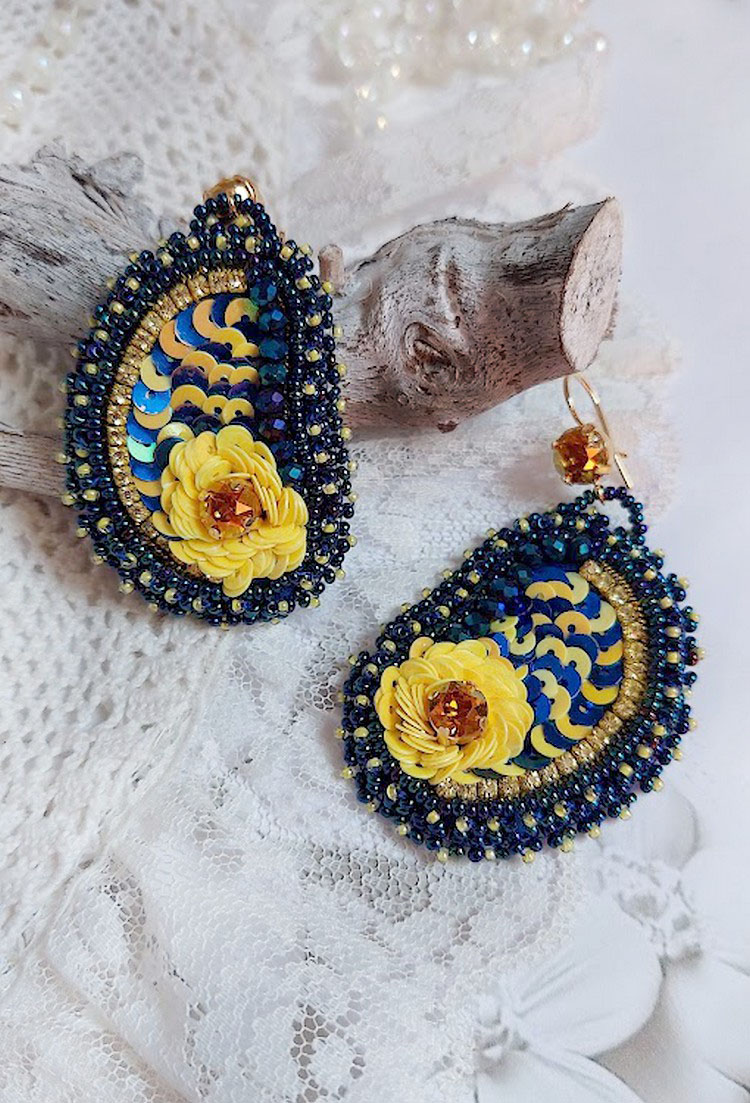 BO Cara Royal Soleil brodées avec perles verres, sequins, rocailles et perles Cristal Swarovski