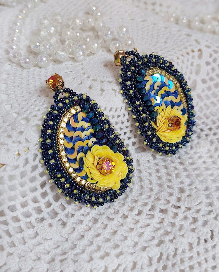 BO Cara Royal Soleil brodées avec perles verres, sequins, rocailles et perles Cristal Swarovski