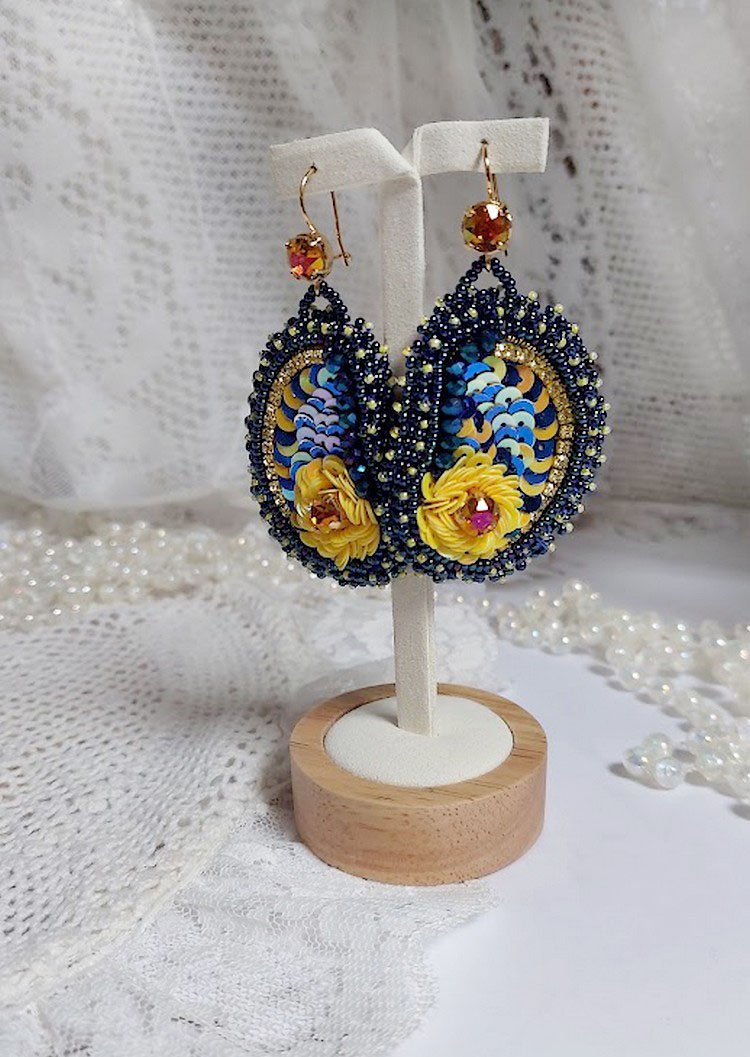 BO Cara Royal Soleil brodées avec perles verres, sequins, rocailles et perles Cristal Swarovski