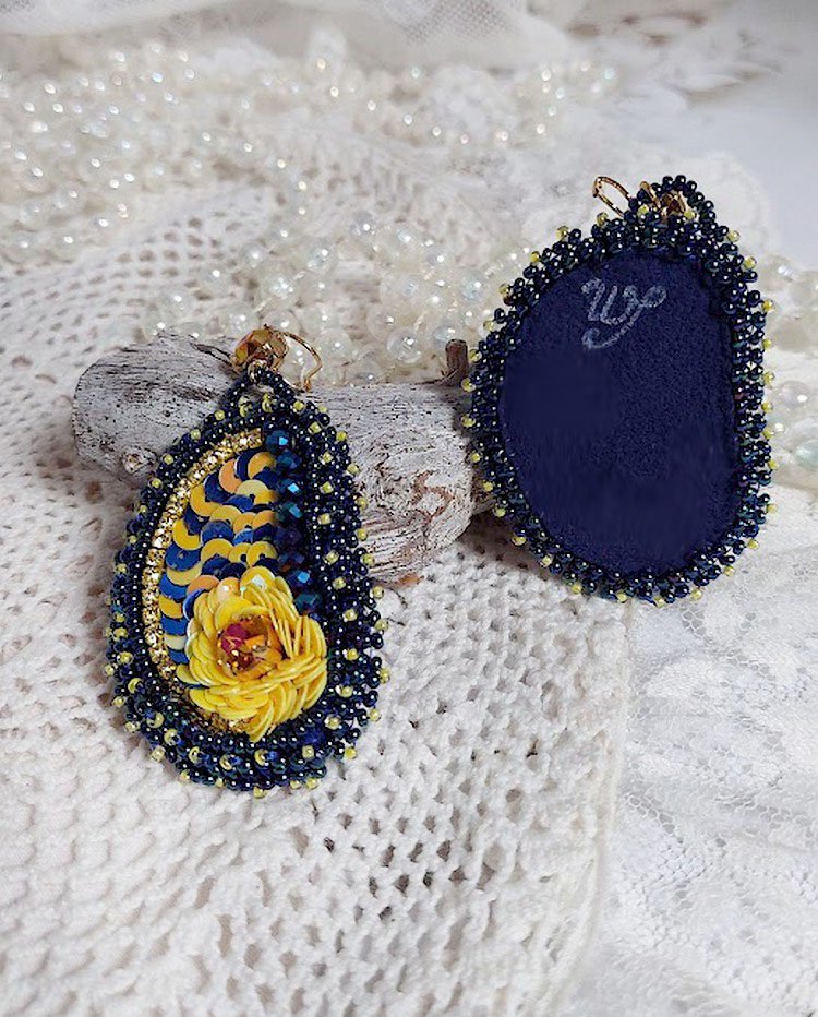 BO Cara Royal Soleil brodées avec perles verres, sequins, rocailles et perles Cristal Swarovski
