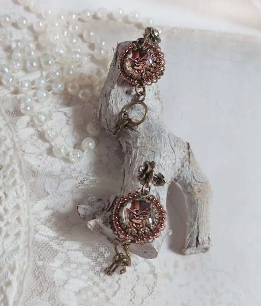 BO Chata Steampunk mont&eacute;es avec breloques cl&eacute;s, strass, cabochons loupes et perles Cristal Swarovski