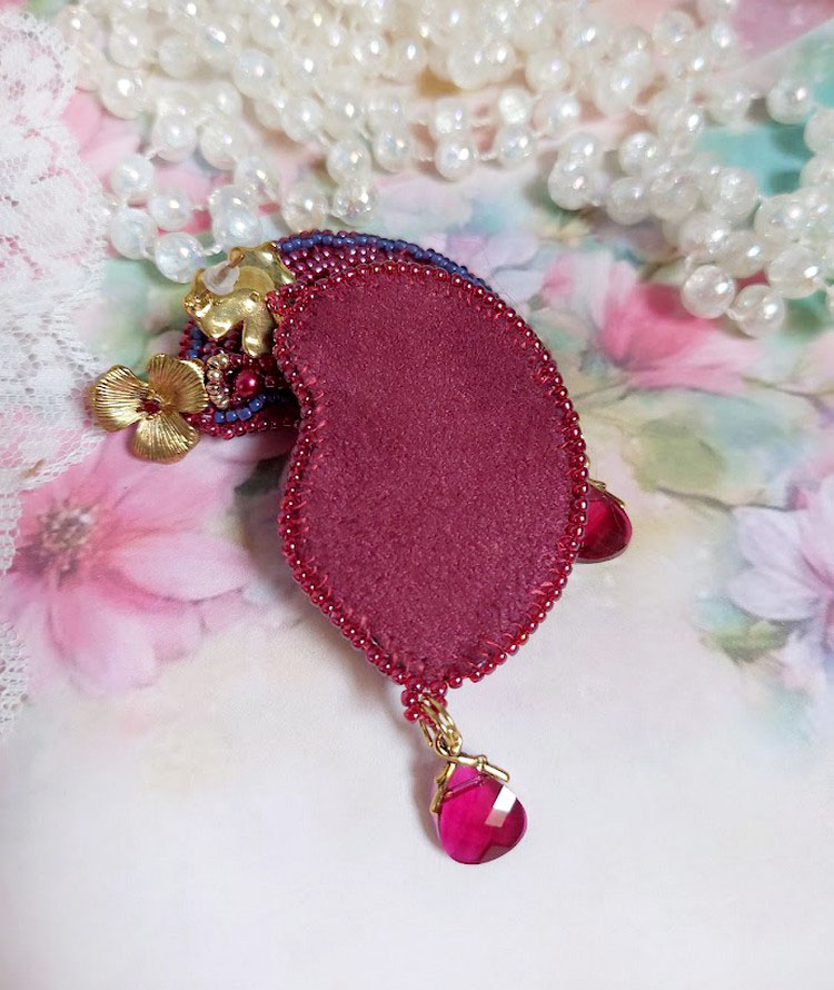 BO Enchantement d'Automne brodées avec rocailles, perles rondes nacrées et cristaux Swarovski