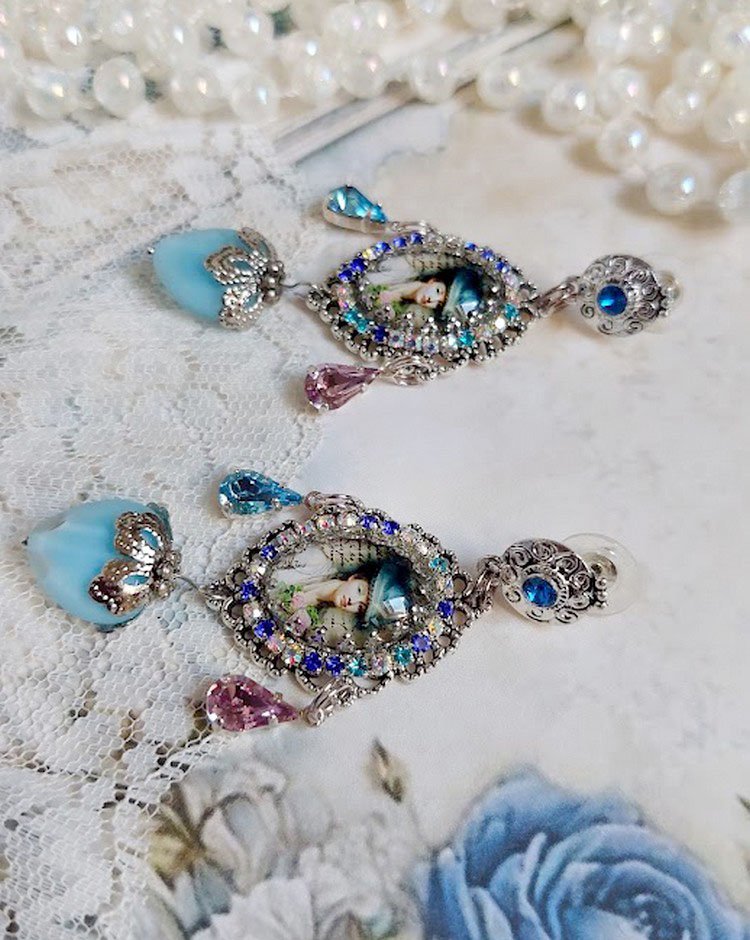 BO Infiniment Bleuté créées avec cabochons verres, perles facettées et perles Cristal Swarovski.
