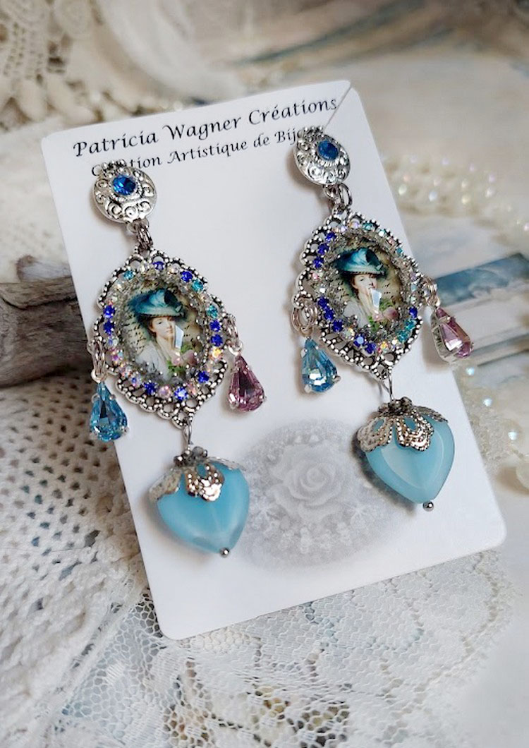 BO Infiniment Bleuté créées avec cabochons verres, perles facettées et perles Cristal Swarovski.