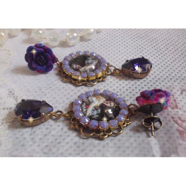 BO La Lavendi&egrave;re cr&eacute;&eacute;es avec des cabochons loupe, des cristaux PureCrystal, des cabochons en r&eacute;sine, des accessoires en plaqu&eacute; Or et en Laiton de couleur Bronze