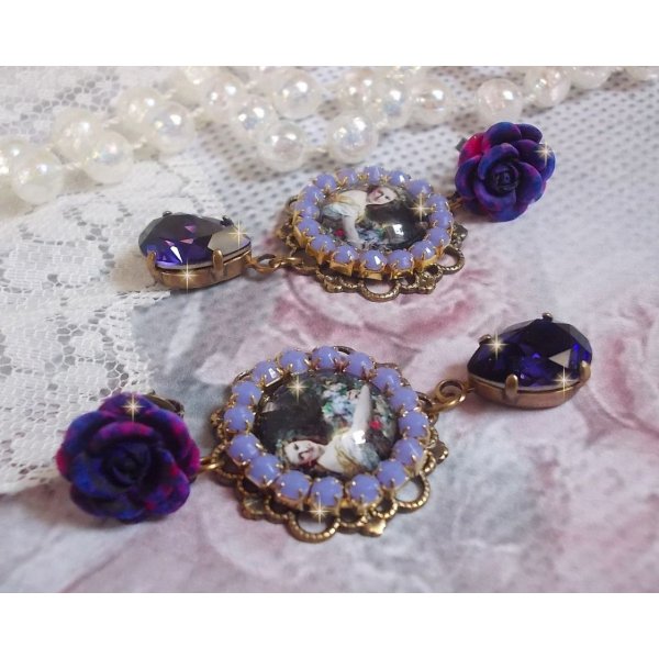BO La Lavendi&egrave;re cr&eacute;&eacute;es avec des cabochons loupe, des cristaux PureCrystal, des cabochons en r&eacute;sine, des accessoires en plaqu&eacute; Or et en Laiton de couleur Bronze