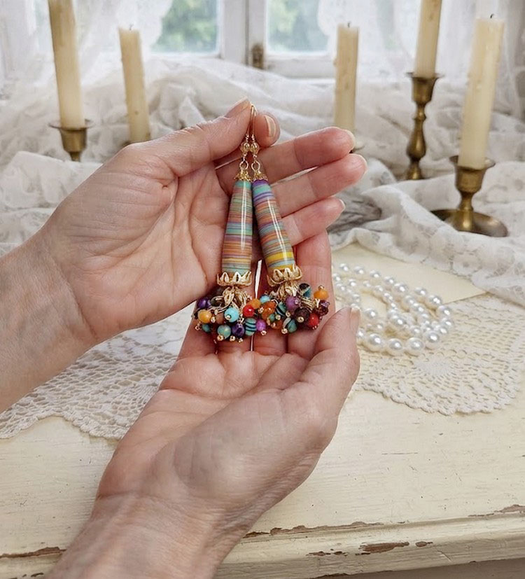 En les tenant dans les mains, on voit la finesse du design et les couleurs