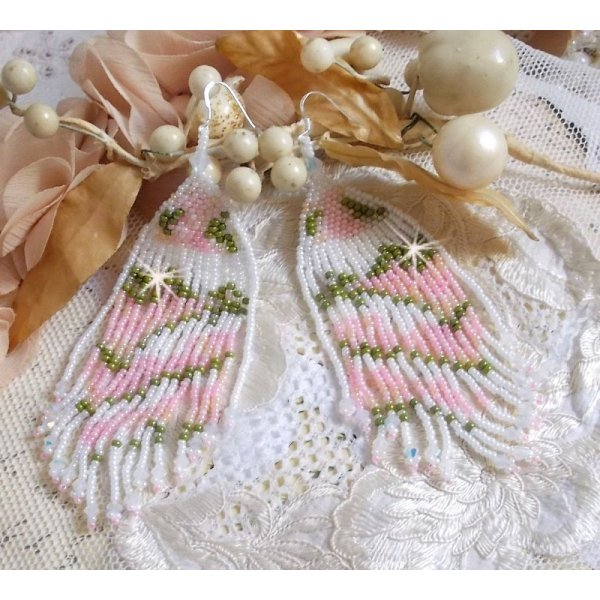 BO Matin Lumineux mont&eacute;es avec des rocailles, toupies en Cristal de Swarovski White Opale AB et dormeuses en argent 925/1000