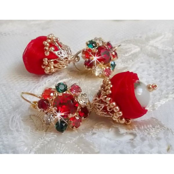 BO Mia brodées avec des cristaux de Swarovski, des pierres en Zirconium orange, des perles en Fimo.et des rocailles