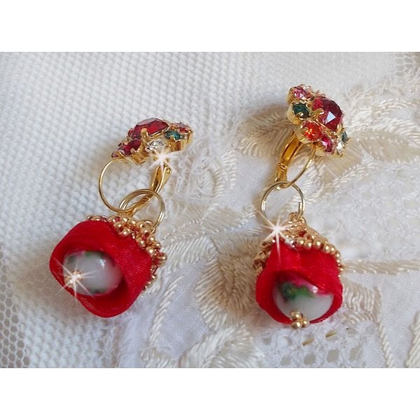 BO Mia brodées avec des cristaux de Swarovski, des pierres en Zirconium orange, des perles en Fimo.et des rocailles