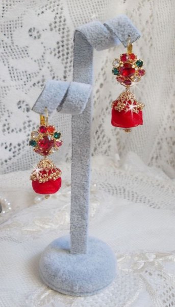 BO Mia brodées avec des cristaux de Swarovski, des pierres en Zirconium orange, des perles en Fimo.et des rocailles