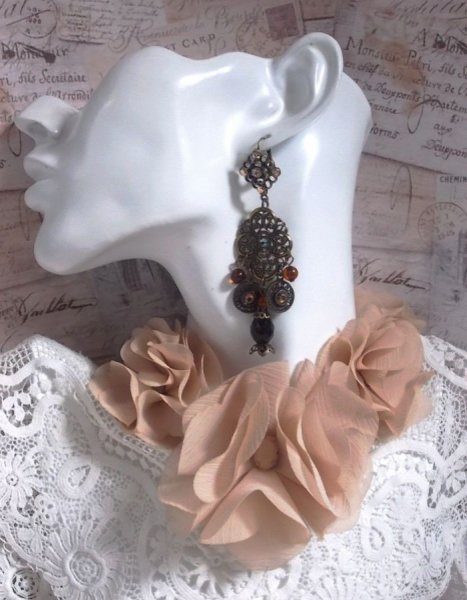 BO Milady Broc&rsquo; avec un semblant du futur o&ugrave; les estampes, gouttes, breloques, cristaux et perles s&rsquo;assemblent.