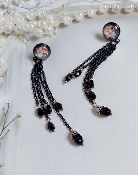 BO Ode Rose et Noire cr&eacute;&eacute;es avec poires facett&eacute;es, cabochons verres, puces et cha&icirc;ne m&eacute;tal 