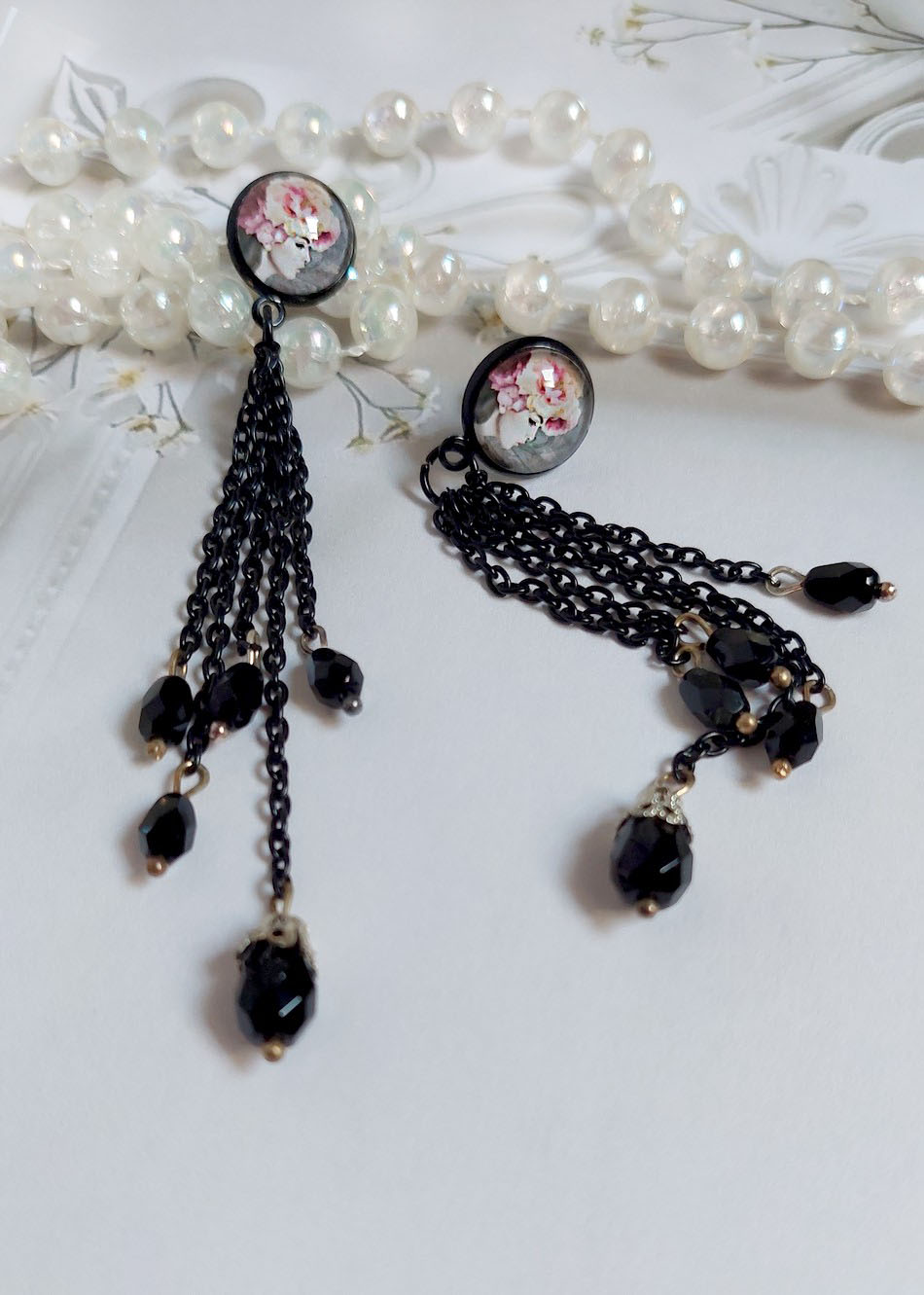 BO Ode Rose et Noire créées avec poires facettées, cabochons verres, puces et chaîne métal 