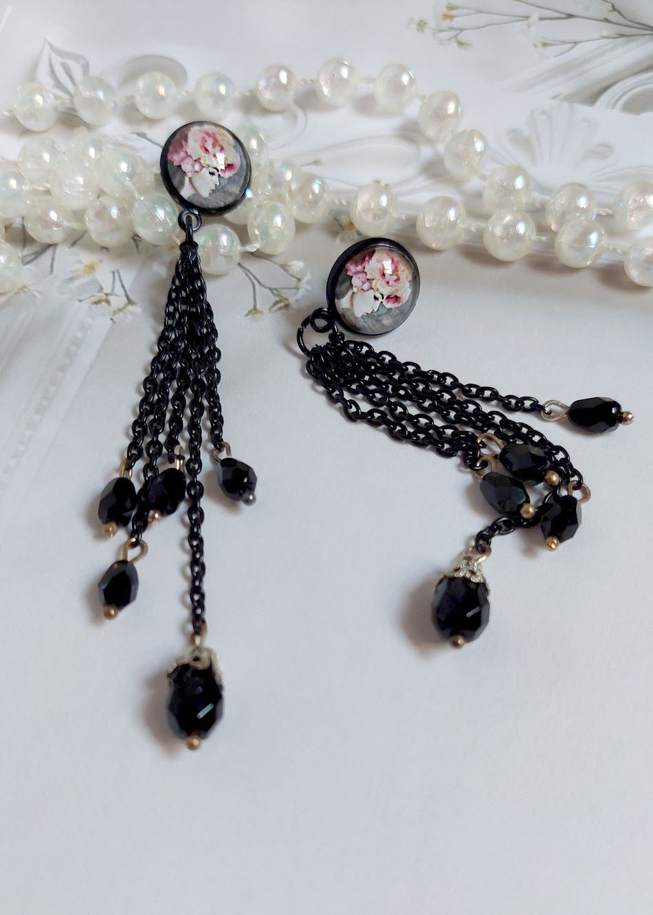 BO Ode Rose et Noire créées avec poires facettées, cabochons verres, puces et chaîne métal 