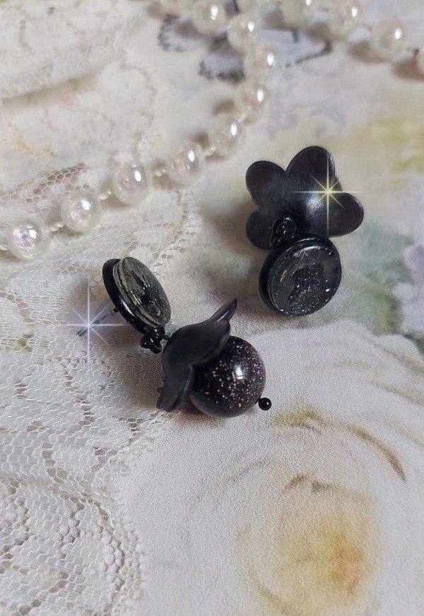 BO Pépites montées avec fleurs frostesd, perles verres, cabochons résines et puces d'oreilles en métal