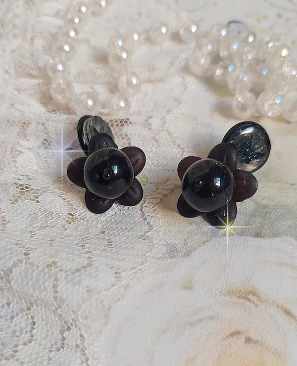BO Pépites montées avec fleurs frostesd, perles verres, cabochons résines et puces d'oreilles en métal