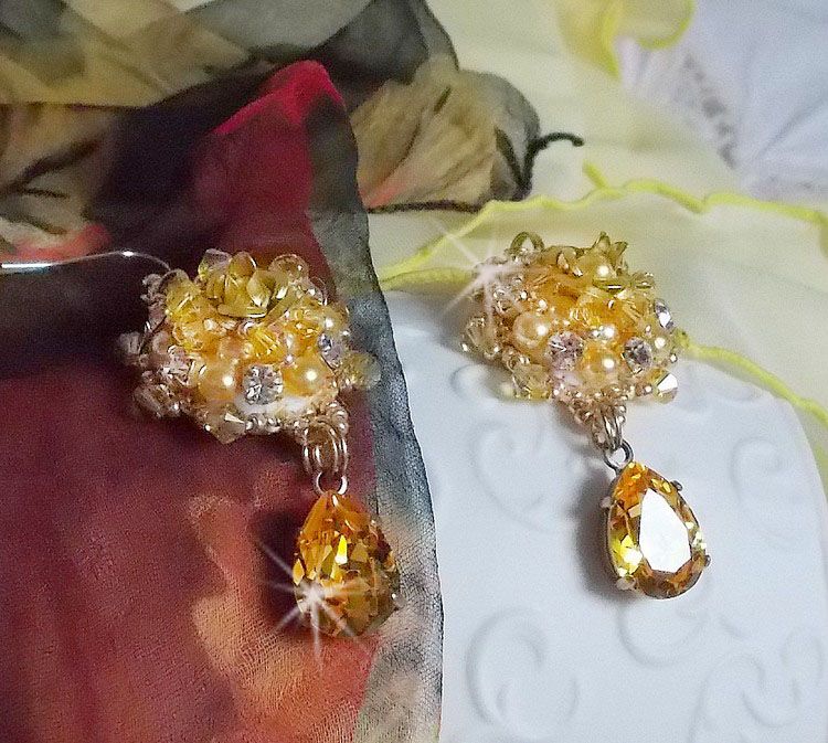BO Sunflower Gold brodées avec des cristaux de Swarovski, des roses en métal et des rocailles Miyuki