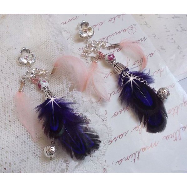 BO Tendre Purple avec des cristaux de Swarovski, des plumes et des perles en porcelaine