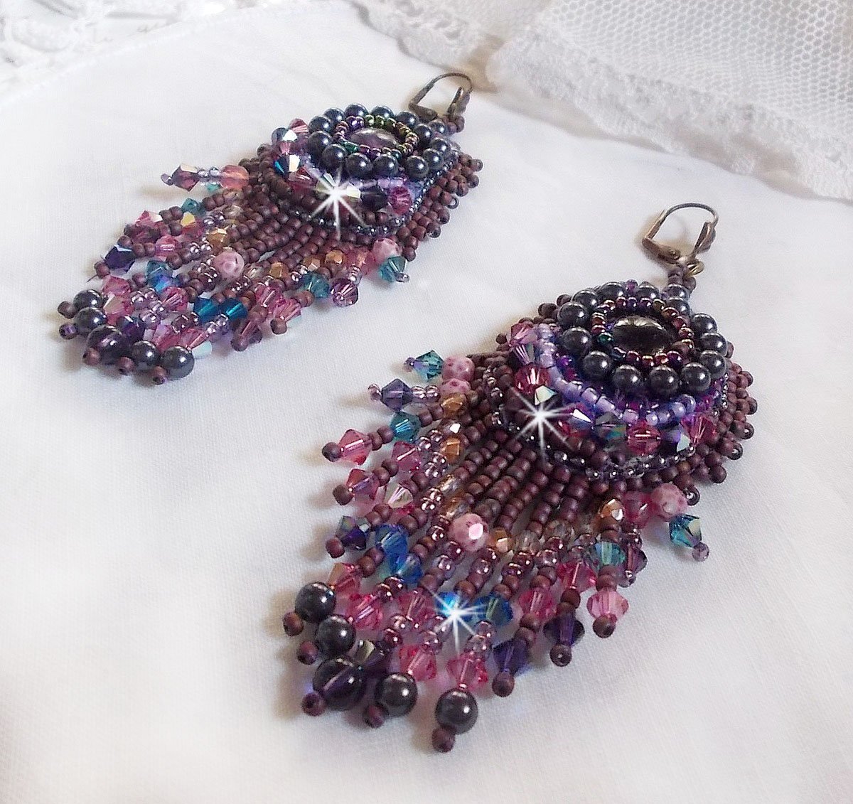 BO Esméralda brodées avec des perles de gemmes, cristal de Swarovski et perles très fines