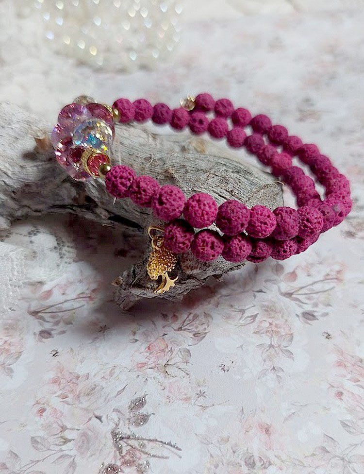 Bracelet Couronne Rose Framboise avec pierres de Lave, pendentifs et toupies en cristal, breloque arbre de vie