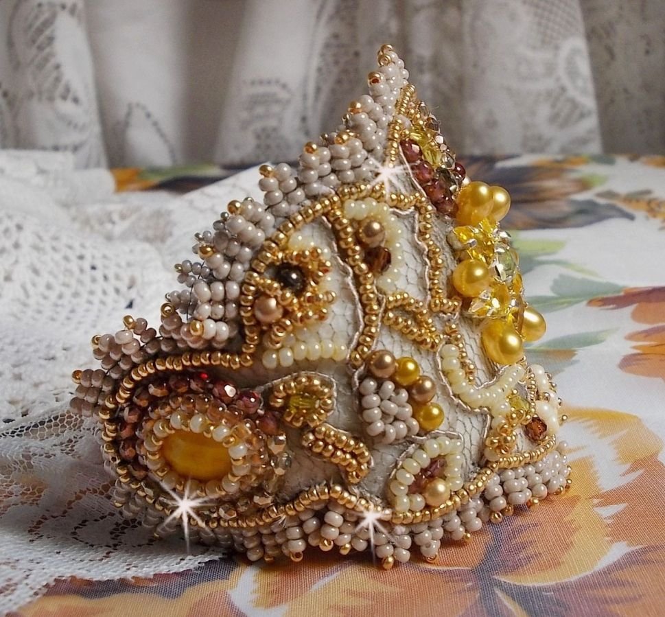 Bracelet manchette Colorado joliment brillant avec les perles jaunes et les cristaux de Swarovski