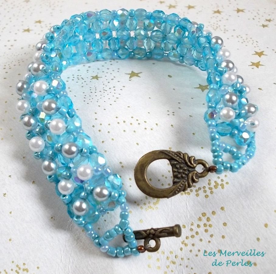 Bracelet en perles Céleste avec des facettes et des perles nacrées en verre