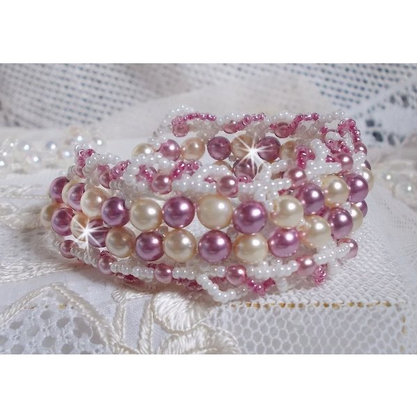 Bracelet D&eacute;tente Avec des perles nacr&eacute;es en cristal de Swarovski