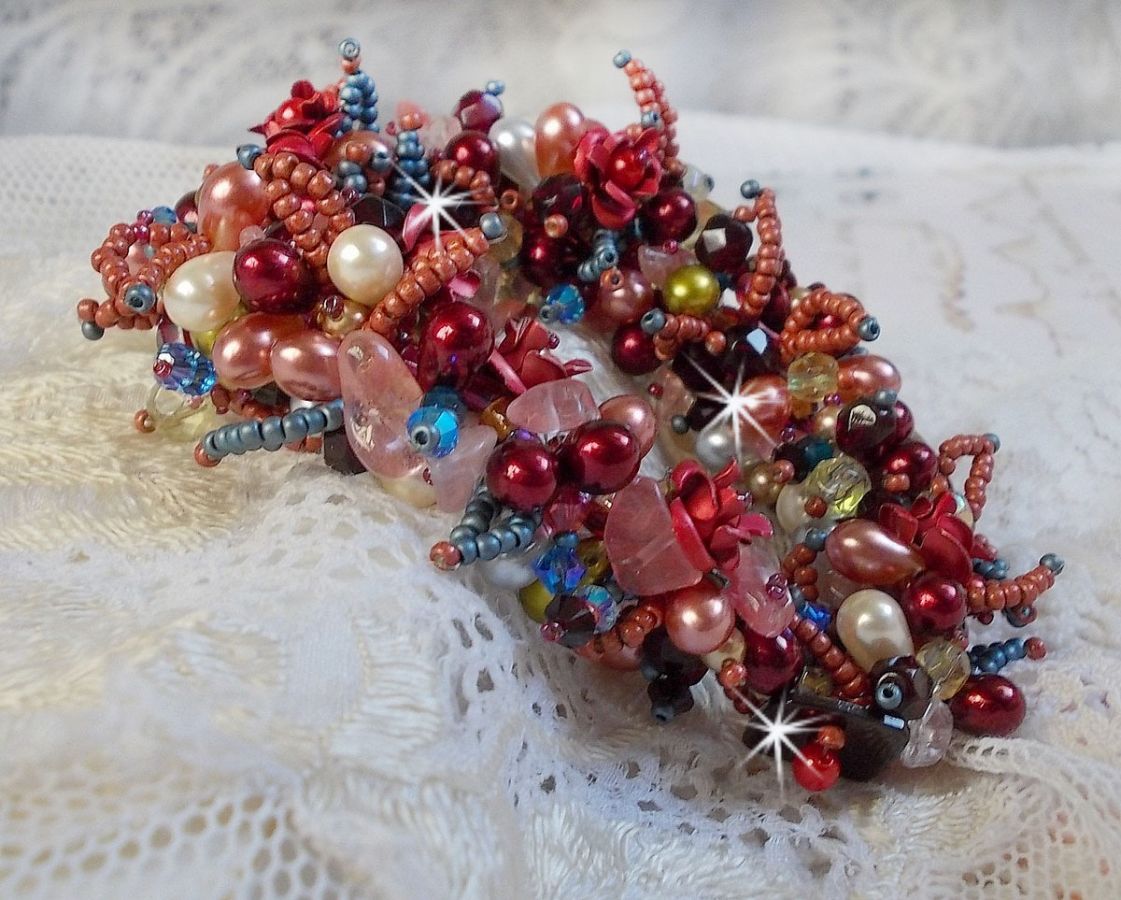 Bracelet Fleur de Chine avec des cristaux et pierres fines