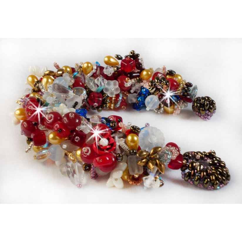 Bracelet Printemps coloré avec des perles nacrées, des cristaux de Swarovski et diverses perles