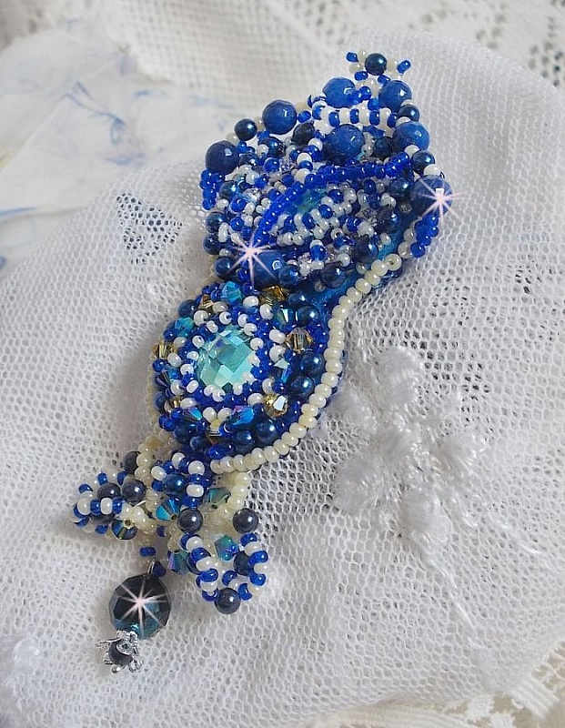 Broche Feuille En Cristal Swarovski - Métal Doré - Occasion Bon état
