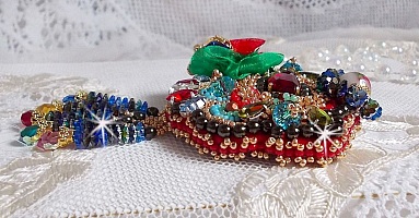 Broche Vintage Signée - Fleur Avec Cristal, Cabochon Et Perle Nacrée - Couleur Or